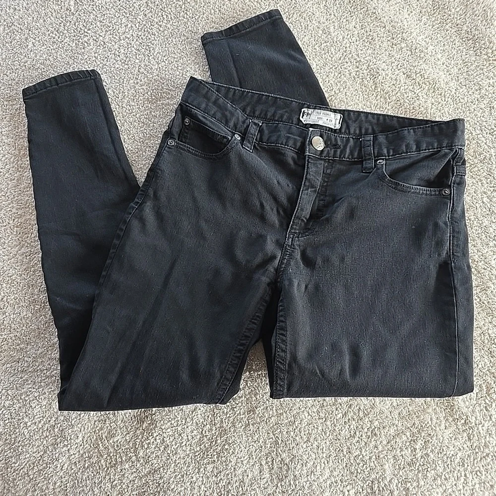 Free People Women's Distressed Skinny Ankle Jean Black Size‎ 28 Festival Grunge